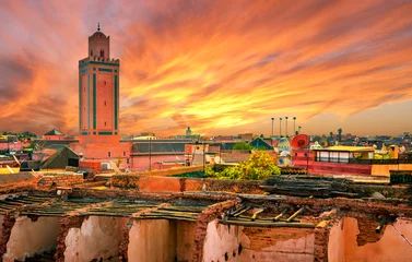 Foto op Plexiglas Marokko Panoramisch uitzicht op de zonsondergang van Marrakech en de oude medina, Marokko
