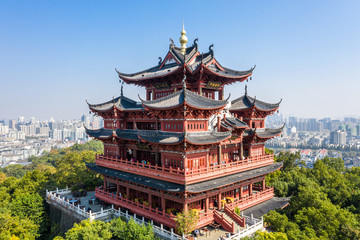 cheng huang temple in west lake