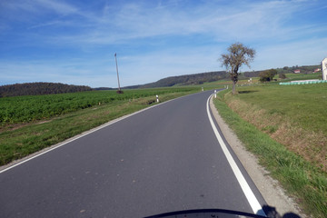 Fototapeta na wymiar Staatsstraße 2257 von Prühl nach Oberscheinfeld