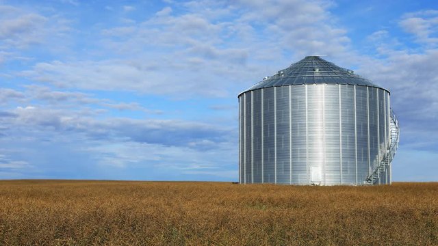 Timelapse of a grain bin Saskatchewan, Canada 4K