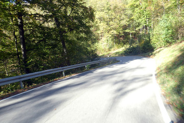 Obraz premium Staatsstraße 2421 von Stierhöfstetten nach Greuth