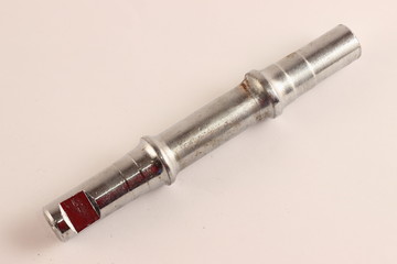 New driving pedal shaft with cone of bicycle old system