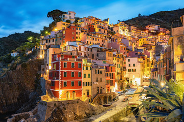 Rio Maggiore nocą, Cinque Terre, Liguria, La Spezia, Włochy