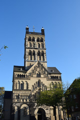 Fototapeta premium Quirinus-Münster Kirche in Neuss, Deutschland