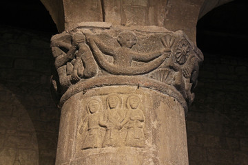 capitello figurato con sirena; chiesa romanica di San Giorgio a Vigoleno (Piacenza)