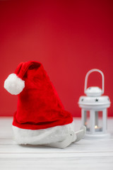 Czerwona czapka dla mikołaja © andsko