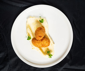 chicken cutlet with mashed potato