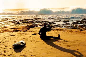 Surfer Silhouette on the Beach © Adwo