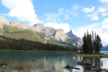 Obraz premium Majestic Spirit Island, Jasper National Park, Alberta