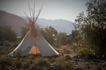Tipi en la montaña