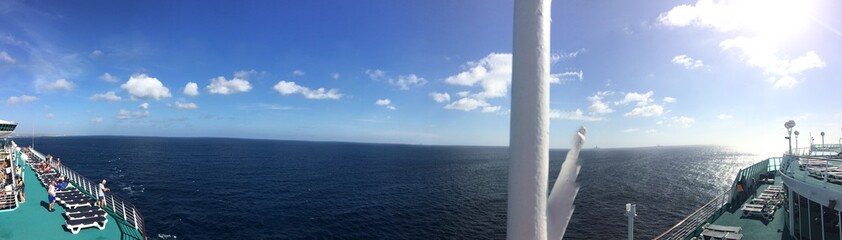 Fototapeta premium view from the deck of cruise ship