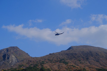 霧島山と救助ヘリ０６