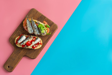 Sardines and topinc sandwich healthy