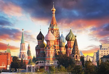 Foto op Plexiglas Moskou, Rusland - Rode plein uitzicht op de St. Basil& 39 s Cathedral bij zonsopgang, niemand © TTstudio