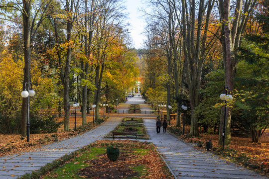 Polanica Zdroj - Autumn in polish spa park