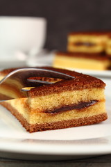Sponge cake with cocoa filling
