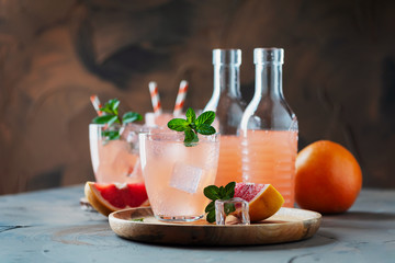 Cocktail with grapefruit and mint