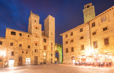 Fototapeta premium Volterra, Toskana am Abend