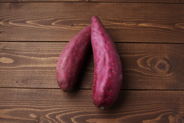 さつまいも 生野菜 テーブル