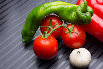 Frutas y verduras, Pimiento rojo, pimiento verde, tomates, ajos