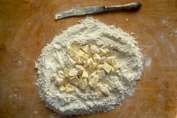 making homemade shortcrust pastry for pies and cookies