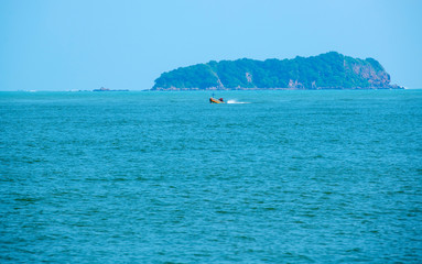 Obraz premium cats island in morning popular tourist attractions with a relaxing boat trip
