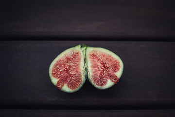 fresh figs on wooden background