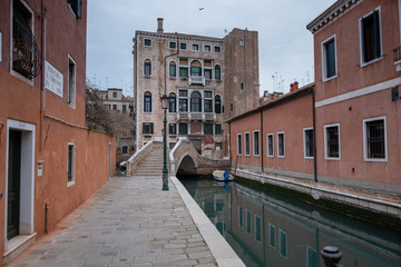 Fototapeta na wymiar stairs on a canal, Venice