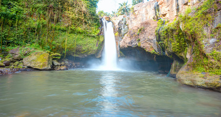 Fototapeta na wymiar Tegenungan Waterfall near Ubud in Bali, Indonesia 