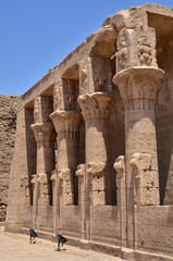 COLONNES PETIT TEMPLE EDFOU EGYPTE