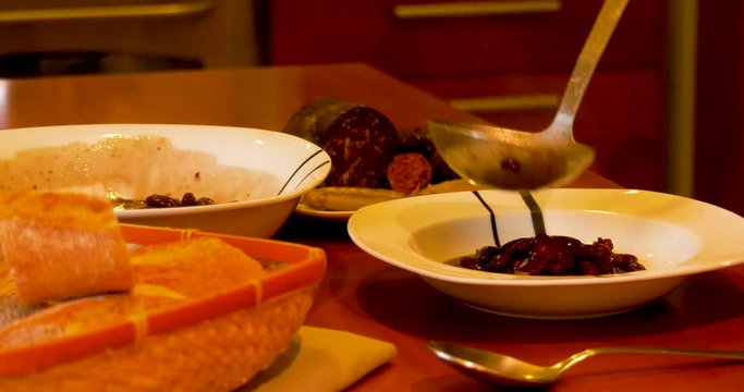 Alubias de Tolosa, alubias negras, potaje, comida vasca