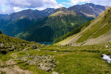 Alpenpanorama entlang des Fernwanderweges E5 nahe des Vernagter Stausees