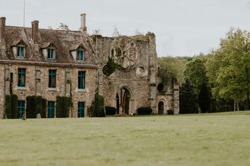 Fototapeta premium Abbaye des Vaux de Cernay