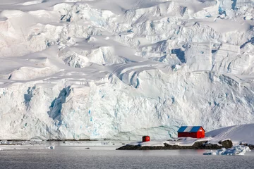 Gordijnen Onderzoeksstation Almirante Brown - Paradise Bay - Antarctica © mrallen