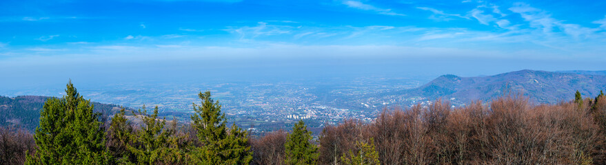 Górska panorama z Czantori z widokiem na Ustroń - Polska