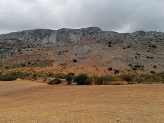 Paisaje de los montes Torcal en un dia con nubes en Antequera Málaga Andalucía, España. Es un sitio natural único, declarado Patrimonio de la Humanidad por la Unesco.