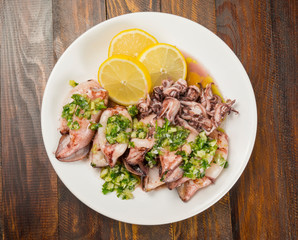 Chipirones al ajillo