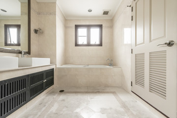 Beautiful Large Bathroom.