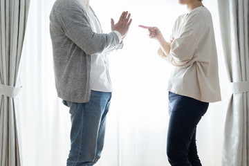 夫婦　カップル　喧嘩