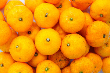 pile of fresh oranges