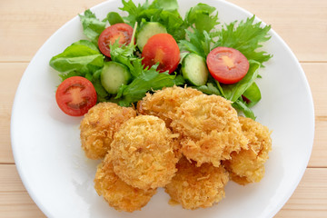 帆立のフライと野菜サラダ