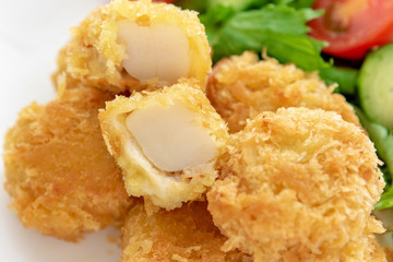 帆立のフライと野菜サラダ