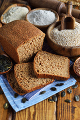 Whole grain diet bread with amaranth