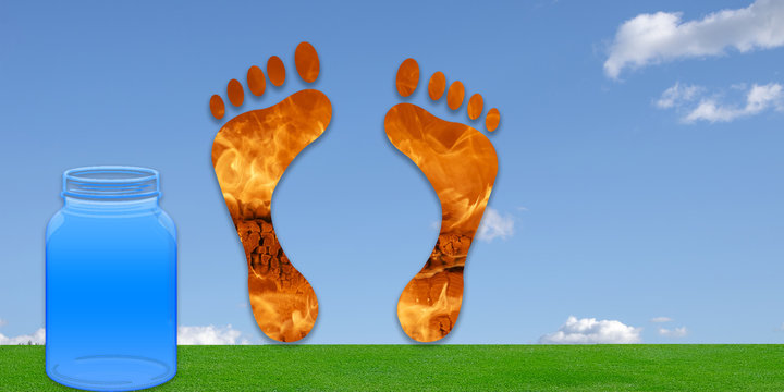 Frasco con pomada para refrescar y relajar los pies ardientes.