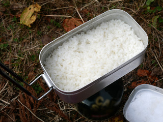 メスティンで炊いた炊きたて白ご飯