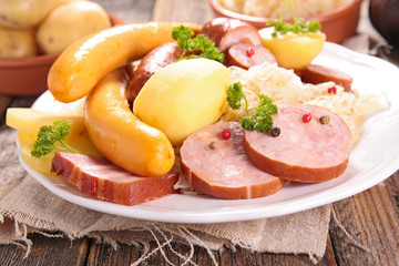 choucroute, cabbage with potato and sausage