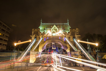 Brücke in London bei Nacht
