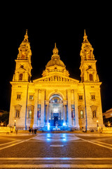 Fototapeta na wymiar St. Stephen's Basilica (hungarian: Szent István Bazilika) at night in center of Budapest, Hungary