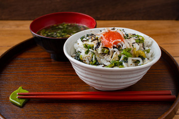 しらすご飯とお味噌汁