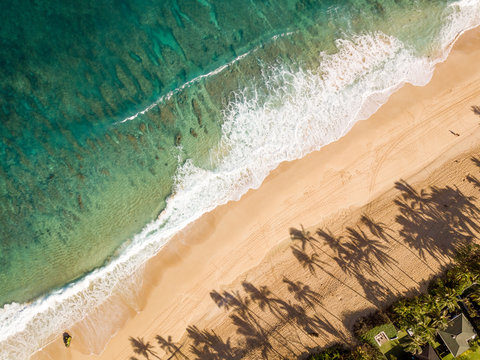 Aerial photo of a beach in Hawaii
